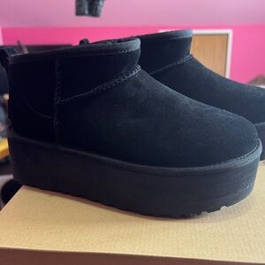 UGG classic ultra mini platform 7 black